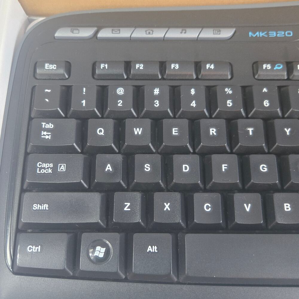 Logitech mk320 Wireless Full Keyboard & Mouse Combo with USB Receiver - Picture 6 of 16